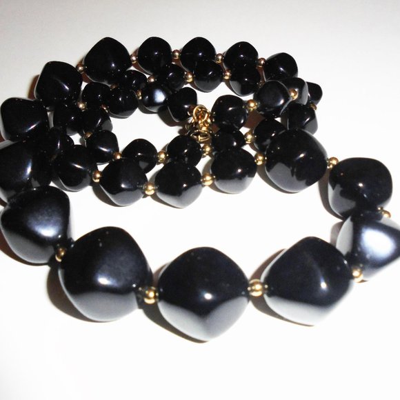 1960s Vintage Necklace Avon Beaded Single Strand black beads plastic Retro - Picture 2 of 2